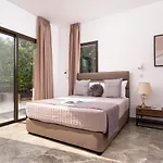 Cocoon Ocean Luxury Escape *