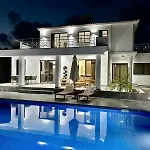 Cocoon Ocean Luxury Escape