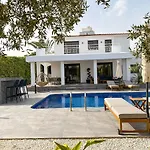 Villa Cocoon Ocean Luxury Escape