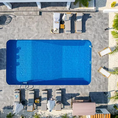 Cocoon Ocean Luxury Escape *