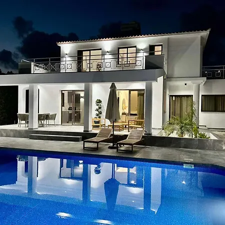 Cocoon Ocean Luxury Escape