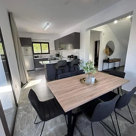 Cocoon Ocean Luxury Escape Villa Peyia