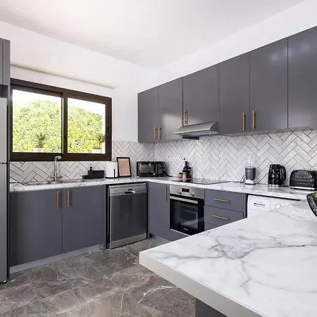 Cocoon Ocean Luxury Escape Peyia