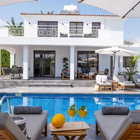 Villa Cocoon Ocean Luxury Escape *