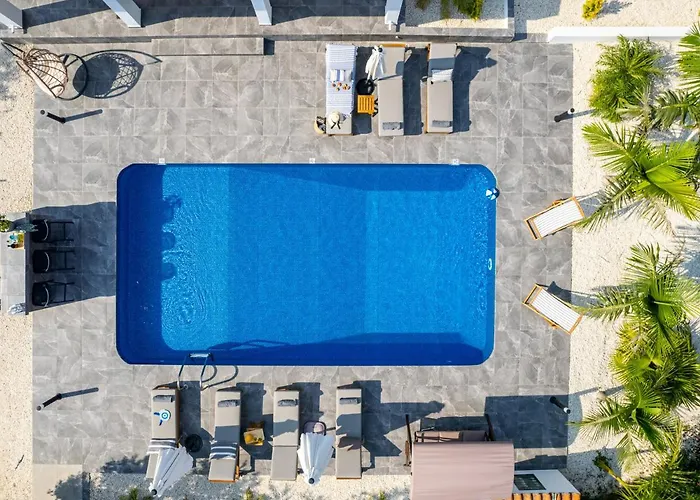 Cocoon Ocean Luxury Escape *