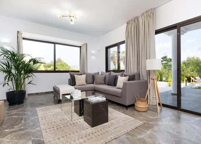 Villa Cocoon Ocean Luxury Escape *