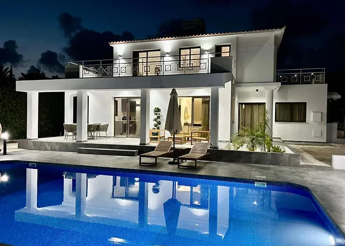 Cocoon Ocean Luxury Escape