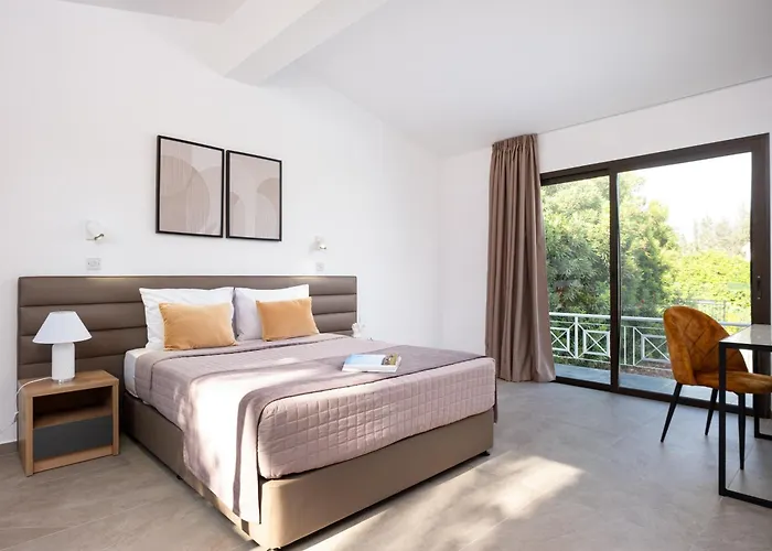 Cocoon Ocean Luxury Escape